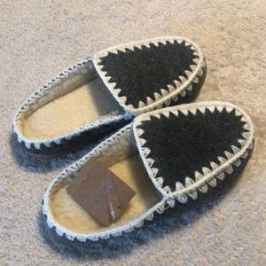 Gumusservi slipper